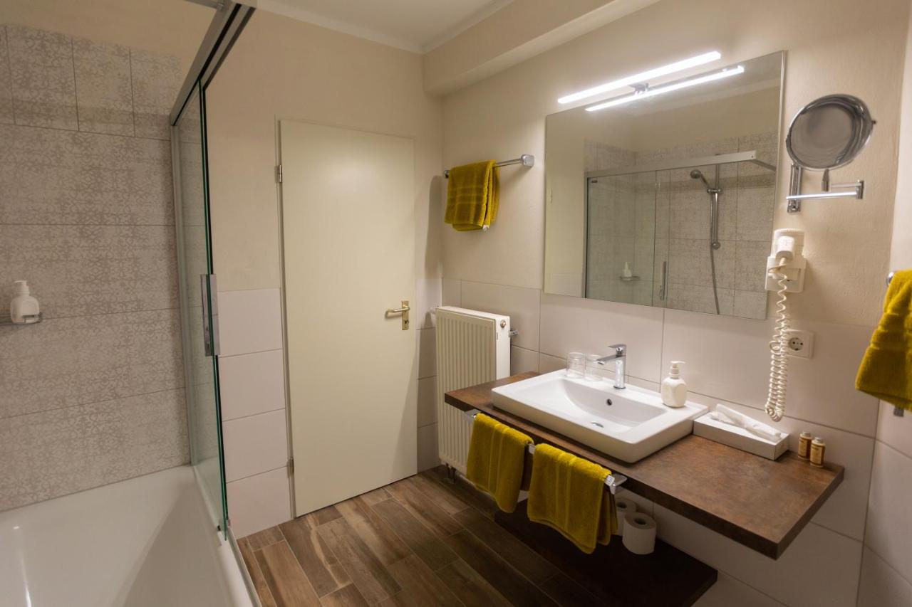 Landhotel Gillenfelder Hof Ngoại thất bức ảnh